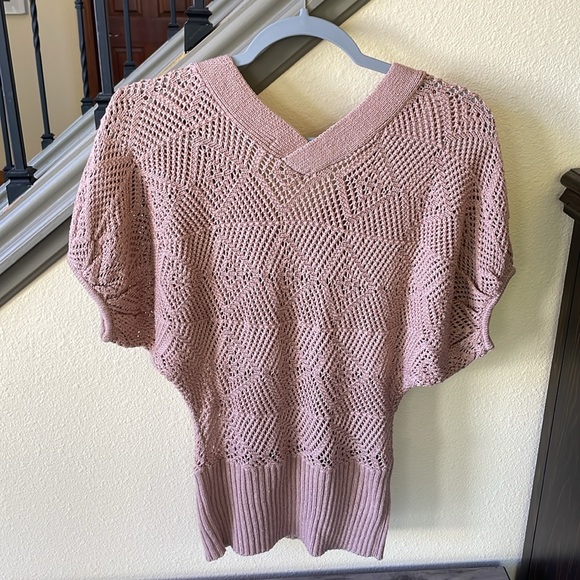 ⭐️Forever 21 V Neck Short Sleeve Dusty Pink Knit Sweater Top Size Small - Picture 5 of 14